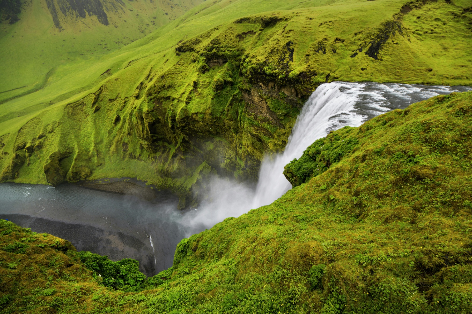 Contact Easy Travel Iceland